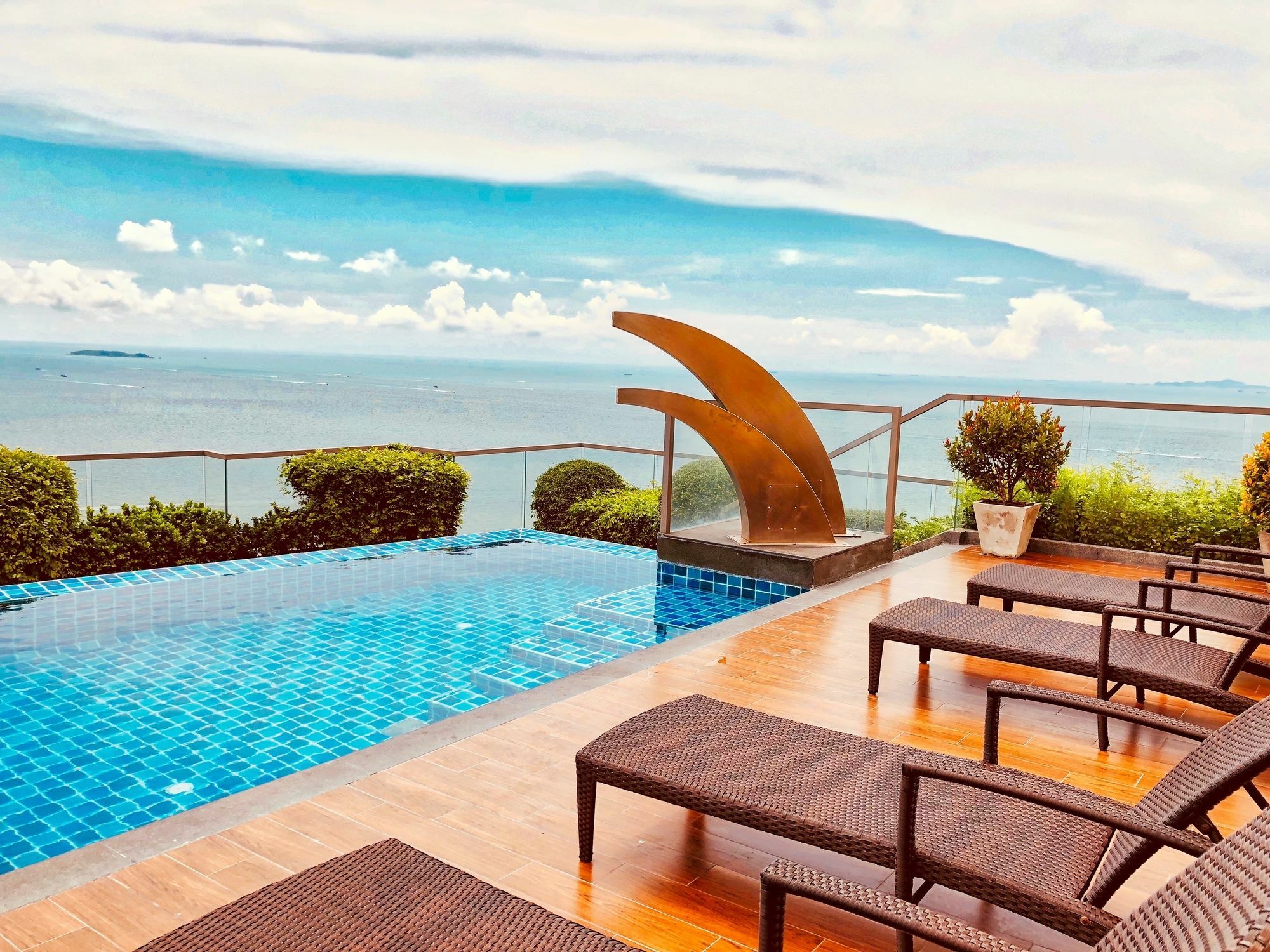 The Peak Towers Pattaya Apartment Luaran gambar